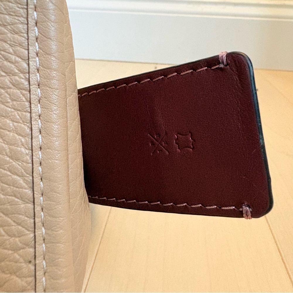 Retail Coach 1941 Rogue 30 Beechwood with leather appliqué rhinestone. - Picture 8 of 16